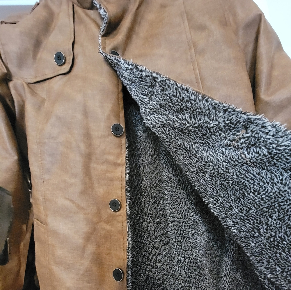 Nice Brown Men's lightweight fall jacket. Never worn